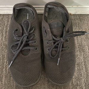 Size 8: Black Allbirds